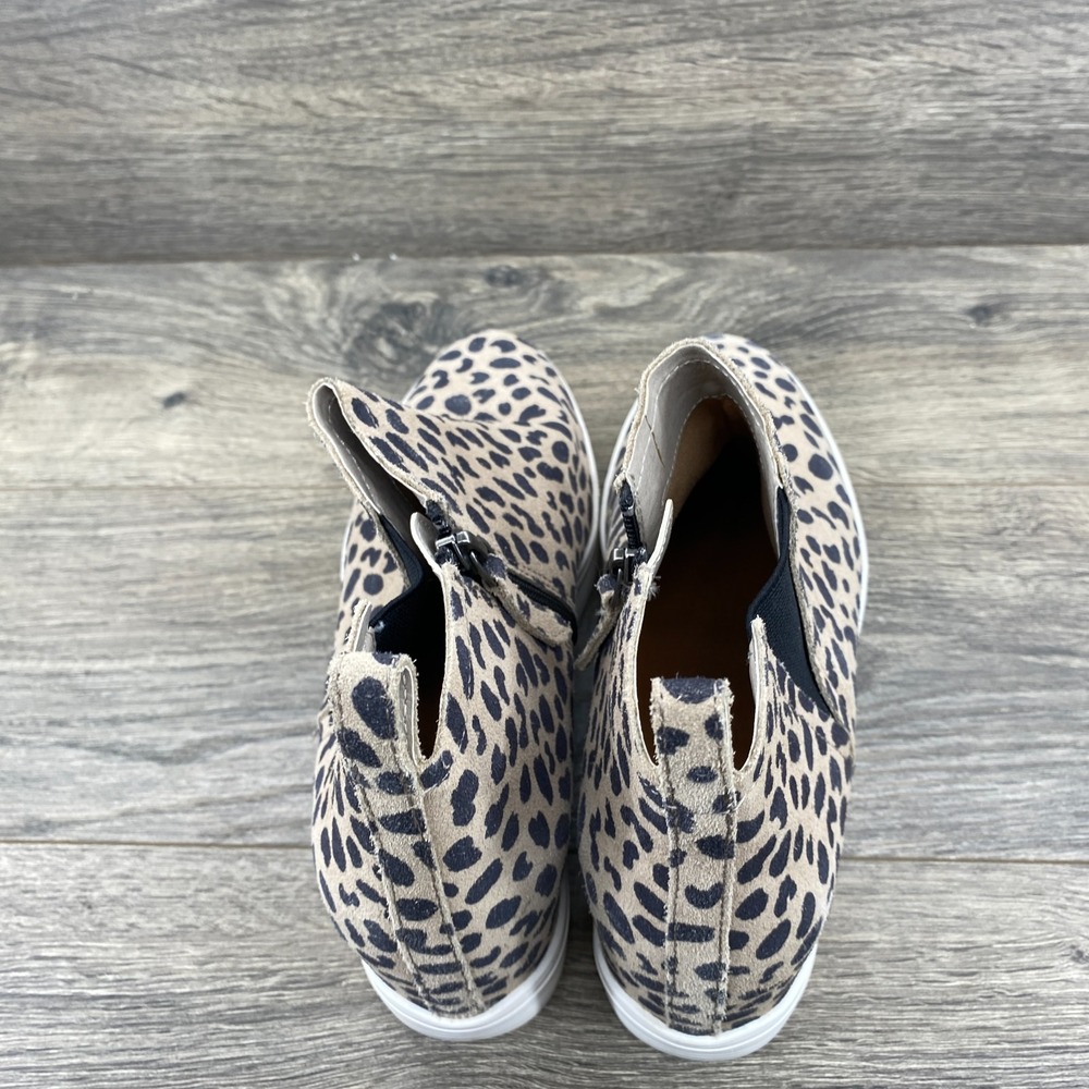 Caslon Aidy Water Resistant Wedge Suede Sneakers Side Zip Women's Size 8.5 Beige - Picture 7 of 11
